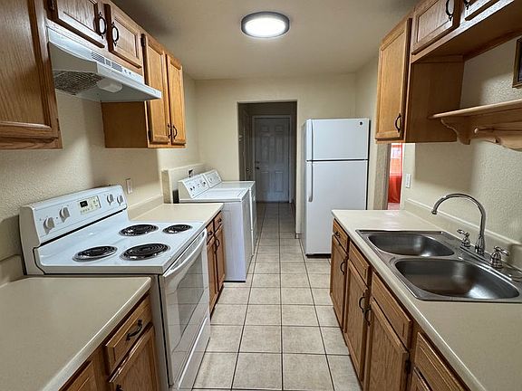 4th image of 907 N Kansas Ave #574
