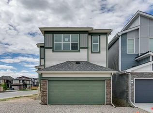 199 E Walgrove Mnr SE, Calgary, AB T2X4C8