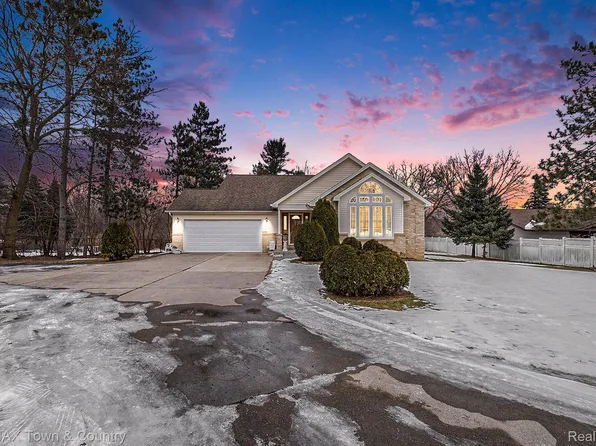 6300 River Rd, Flushing, MI 48433