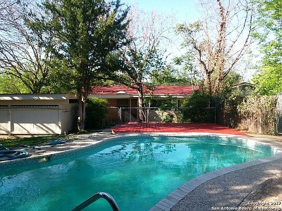 2nd image of 2018 E Lawndale Dr