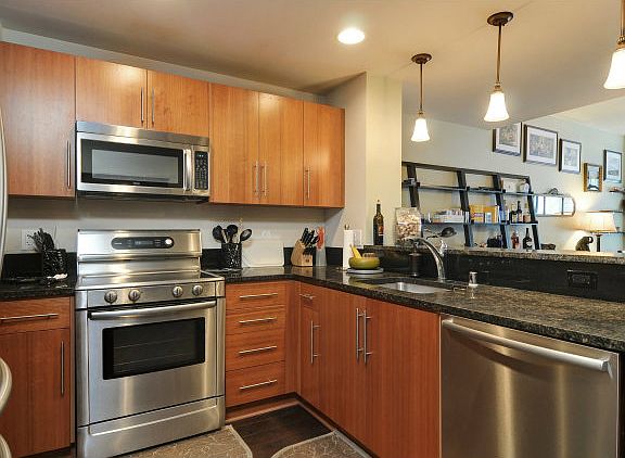 4th image of 88 E San Fernando St Unit 203