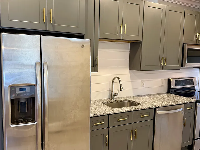 549 E Marion St — Photo 7