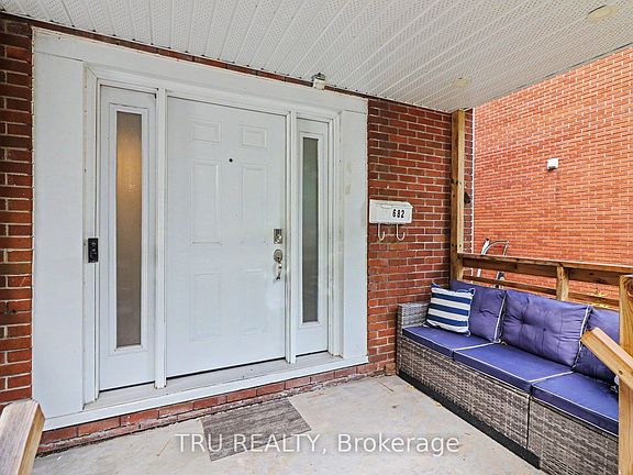 4th image of 682 Morin St