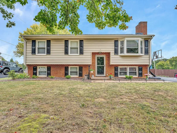 3074 Bandy Rd, Roanoke, VA 24014