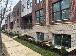 2070 Villa Rd, Birmingham, MI 48009