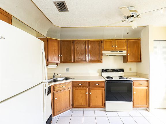 4th image of 2641 Gately Dr W APT 707