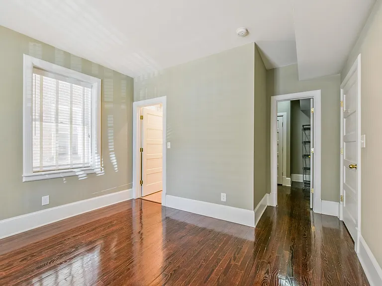 742 W Princess Anne Rd — Photo 11