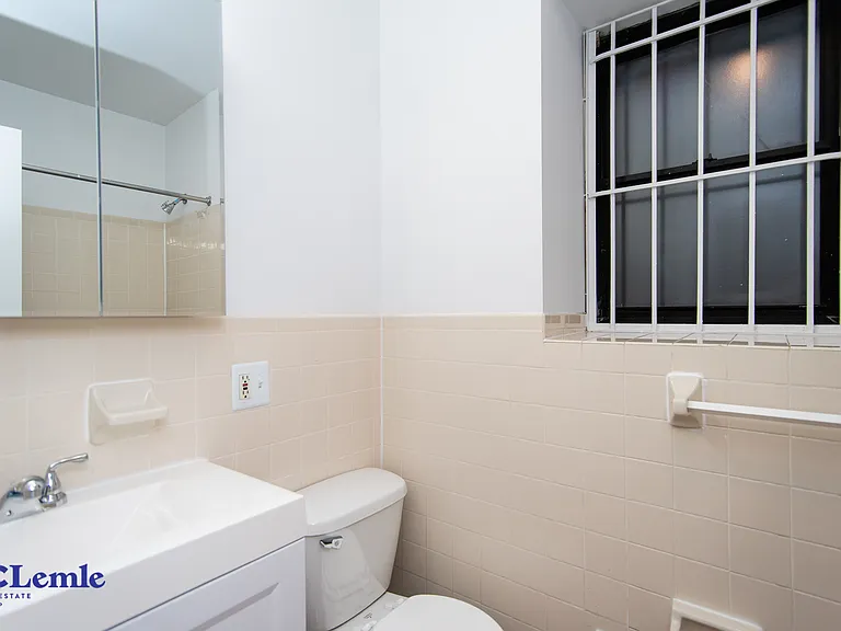 450-452 E 81st St #1B — Photo 12