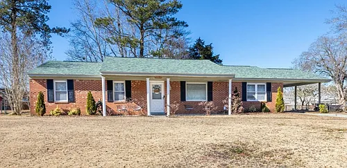 112 White Oak Blvd Photo 1