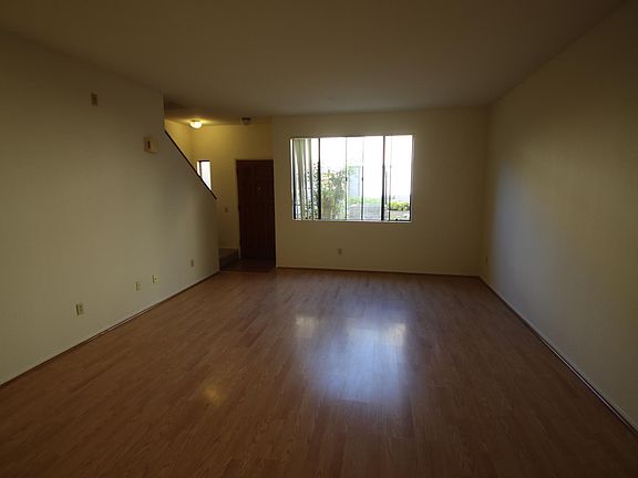 3rd image of 460 S Oakland Ave