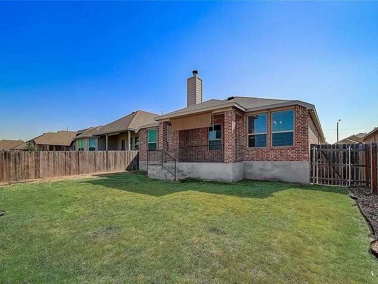 6736 Brindisi Pl — Photo 30