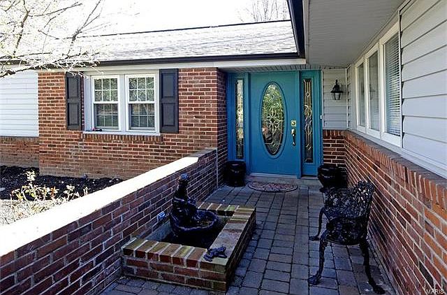 1st image of 4 Morwood Ln