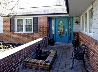 4 Morwood Ln, Saint Louis, MO 63141