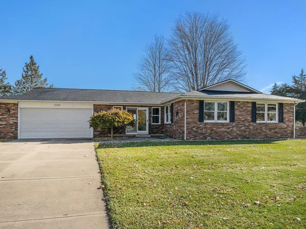 1535 Meadow Ln, Warsaw, IN 46580