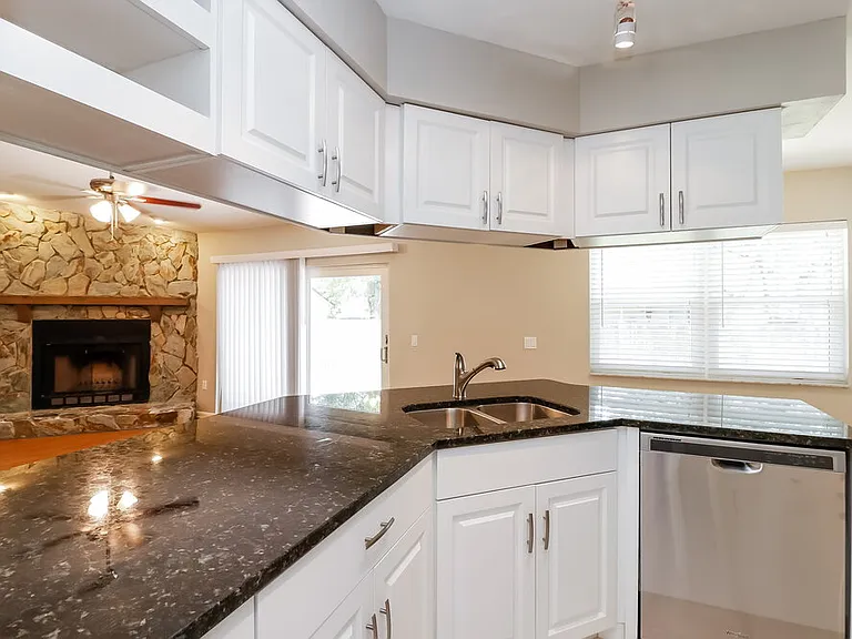 23200 Whitney Pl — Photo 7