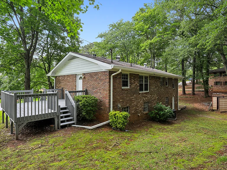 3319 Charlotte Cir SE — Photo 19