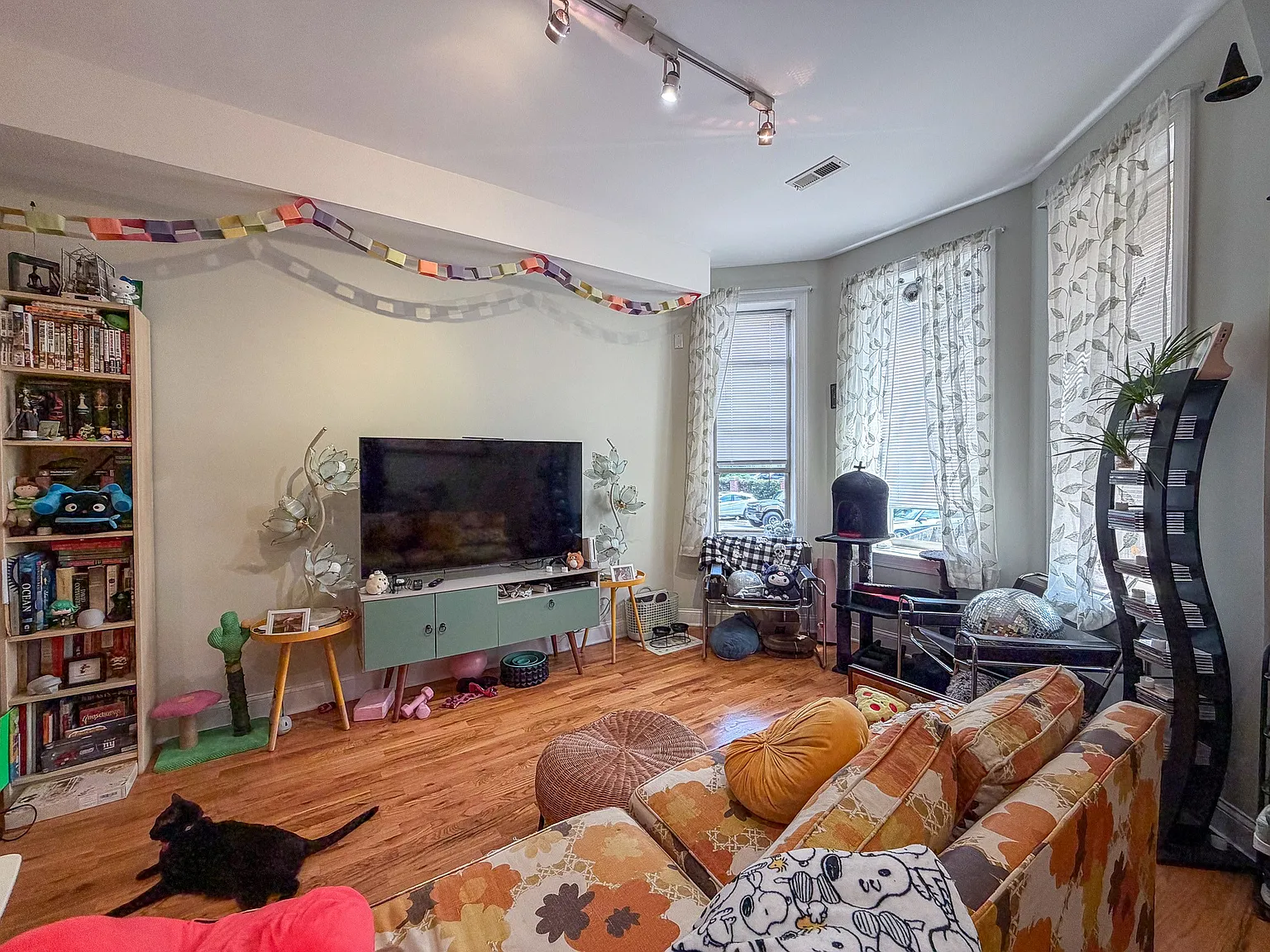 1826 N. Wood St — Photo 3