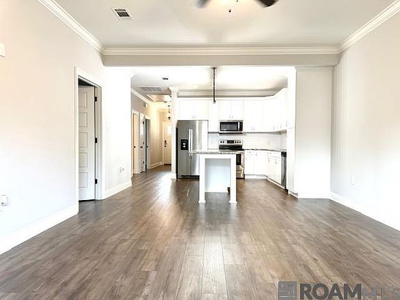 3rd image of 1220 Olde Oaks Dr