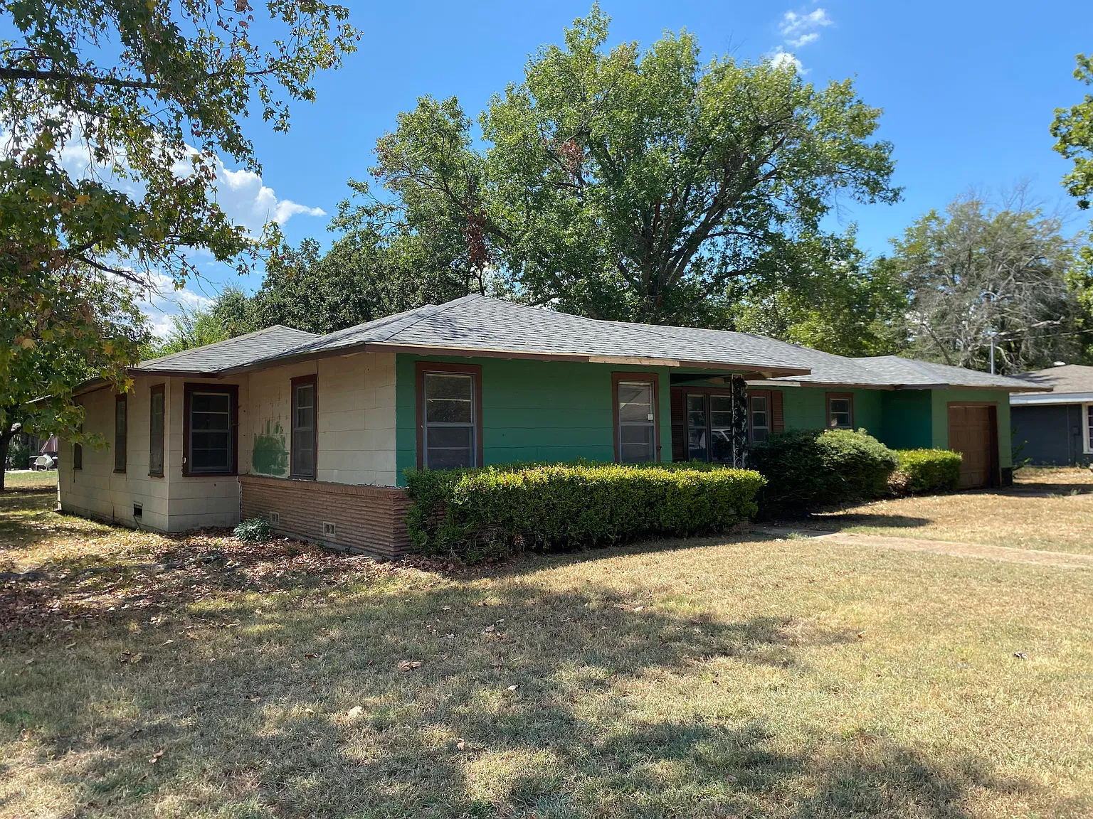 4 bed, 1954 sqft, $800 — Photo 1