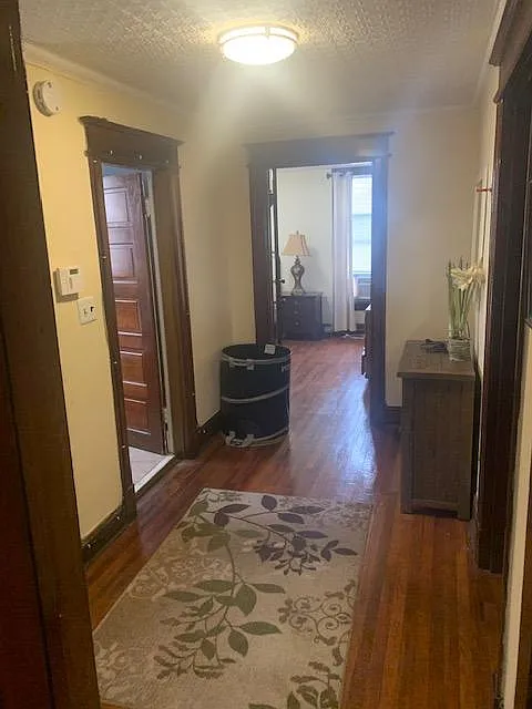 4 bed, 2.5 bath, 2086 sqft, $3,200 — Photo 3