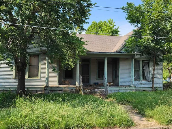 311 E Church St, Paris, AR 72855