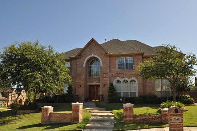 1st image of 2805 Lago Vista Ln