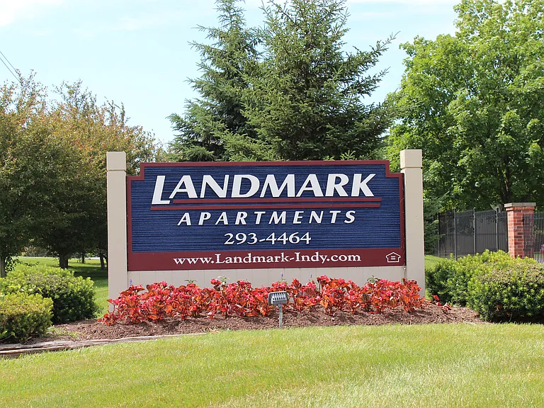 Landmark — Photo 30
