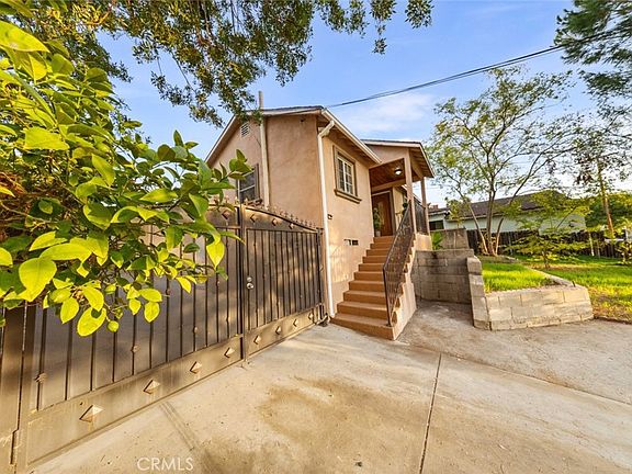5th image of 10554 Plainview Ave
