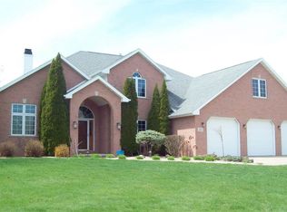 3111 Seafarer Way, Suamico, WI 54173