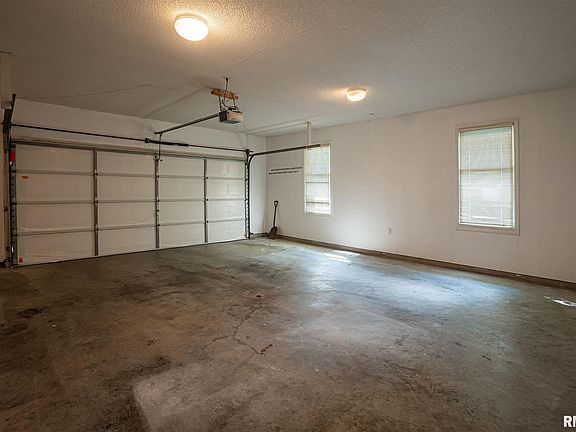 5th image of 1601 S Eugene Ln