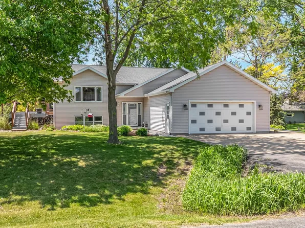 3393 Harbor Bay Rd, Oshkosh, WI 54901