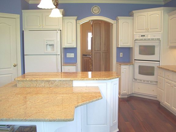 Massive Granite Countertops