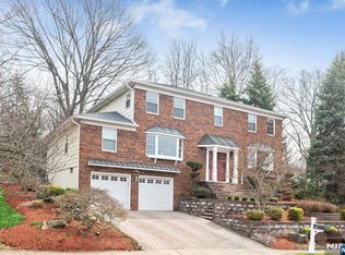 445 Pine Hill Rd, Leonia, NJ 07605