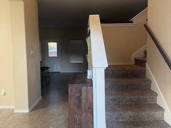 5th image of 215 Washingtonia Dr