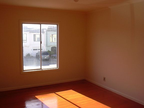 4th image of 2662 43rd Ave