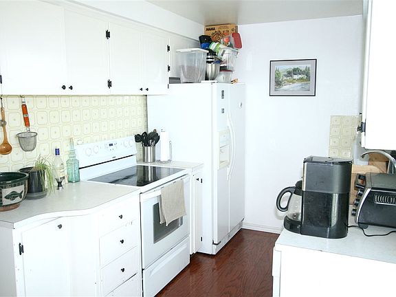 5th image of 3318 E Carlisle Ave