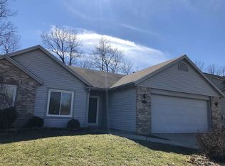 9205 Whispering Woods Dr, Fort Wayne, IN 46804