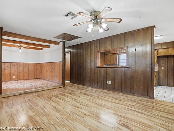5th image of 101 Taylor Dr