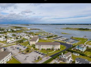 650 Cedar Point Blvd APT B25, Swansboro, NC 28584