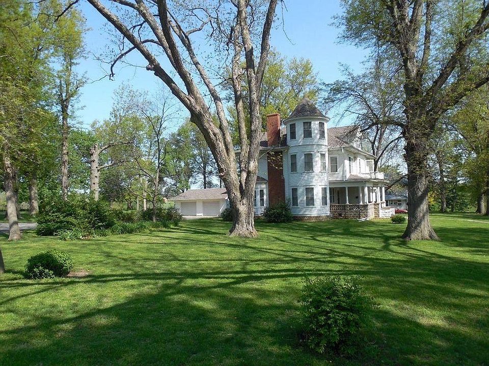 2nd image of 806 N 7th St