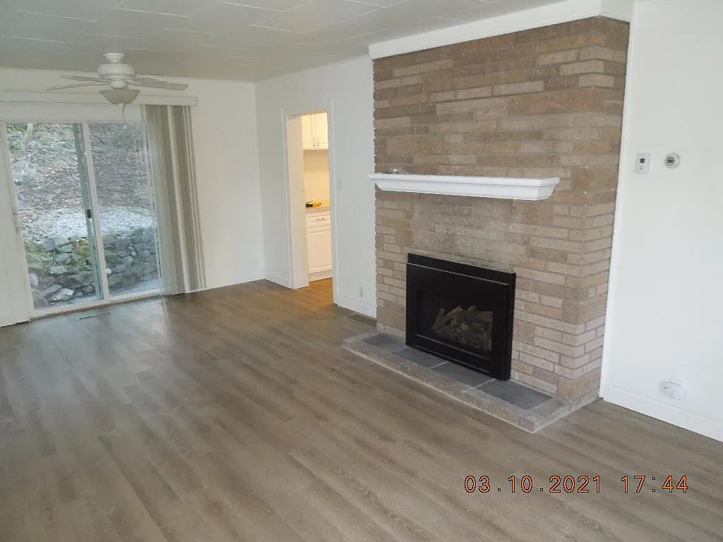 2 bed, 900 sqft, $1,950 — Photo 3