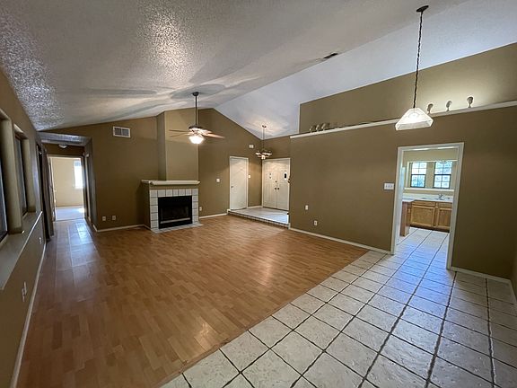 4th image of 3202 Fairview Dr