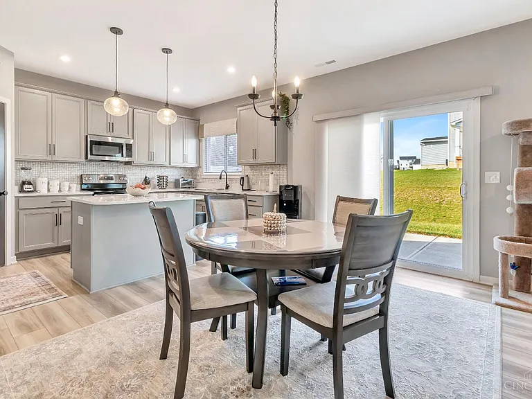 5817 Montrose Ct — Photo 19