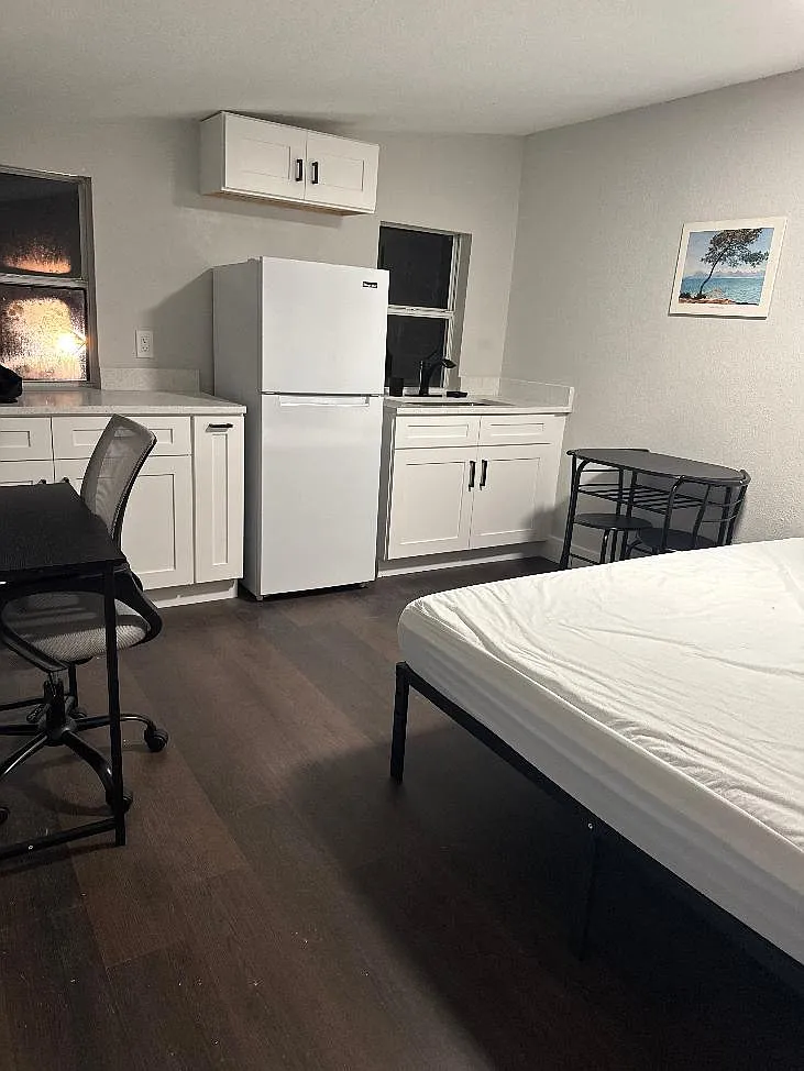 4 bed, 3.0 bath, 1400 sqft, $1,412 — Photo 2