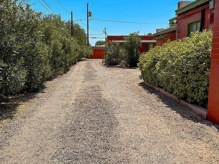 1936 N Tucson Blvd — Photo 17