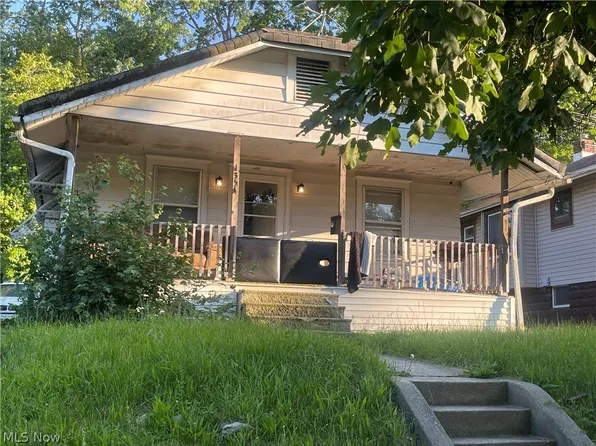 1354 Arnold Ave, Akron, OH 44305