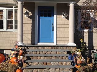 18 Clara Dr, Norwalk, CT 06851
