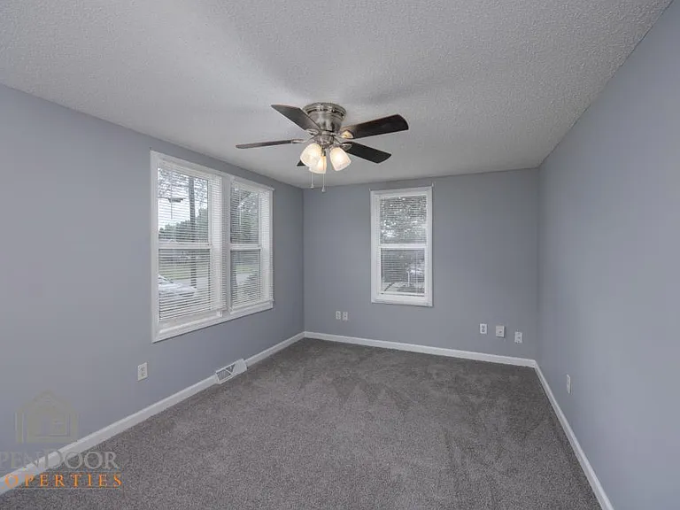 530 S 71st St — Photo 10