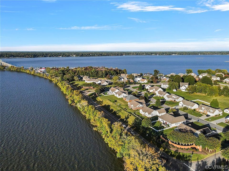 1st image of 621 Waters Edge Rd
