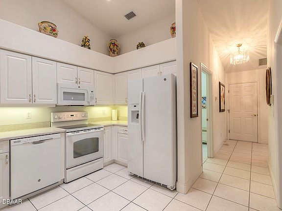4th image of 1612 Areca Palm Dr